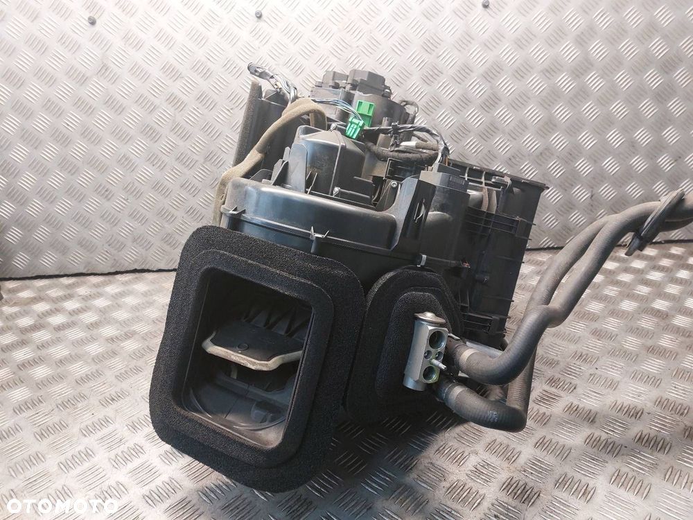 OBUDOWA DMUCHAWY NAWIEWU + DMUCHAWA VOLVO XC60 I EUROPA 31332321 - 2