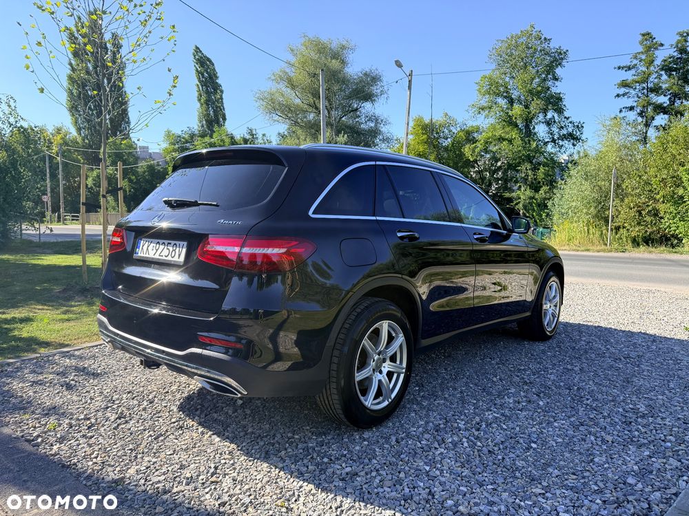 Mercedes-Benz GLC 300 4Matic 9G-TRONIC AMG Line - 5