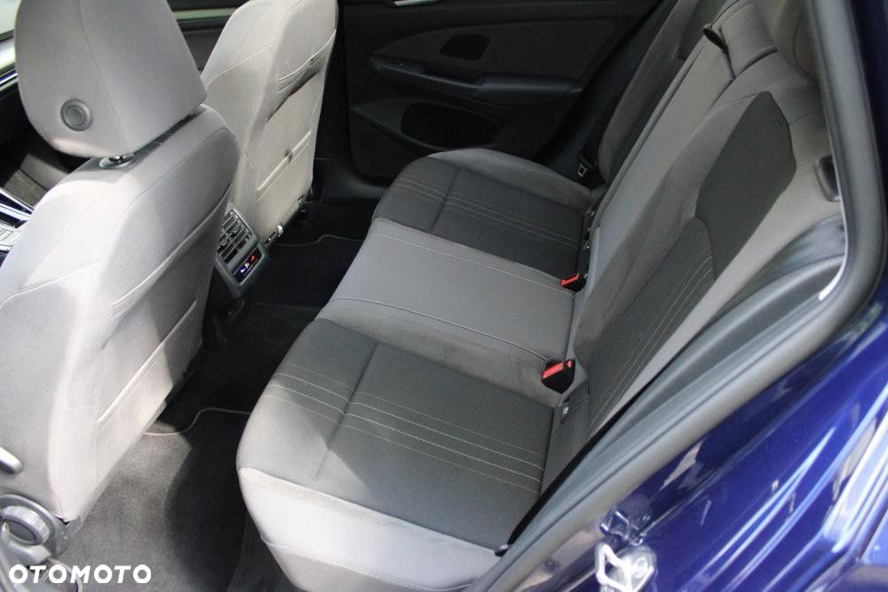 Volkswagen Golf - 9