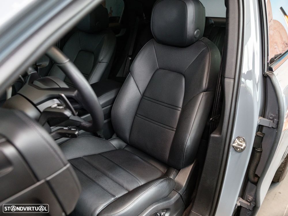 Porsche Cayenne Coupé E-Hybrid - 13