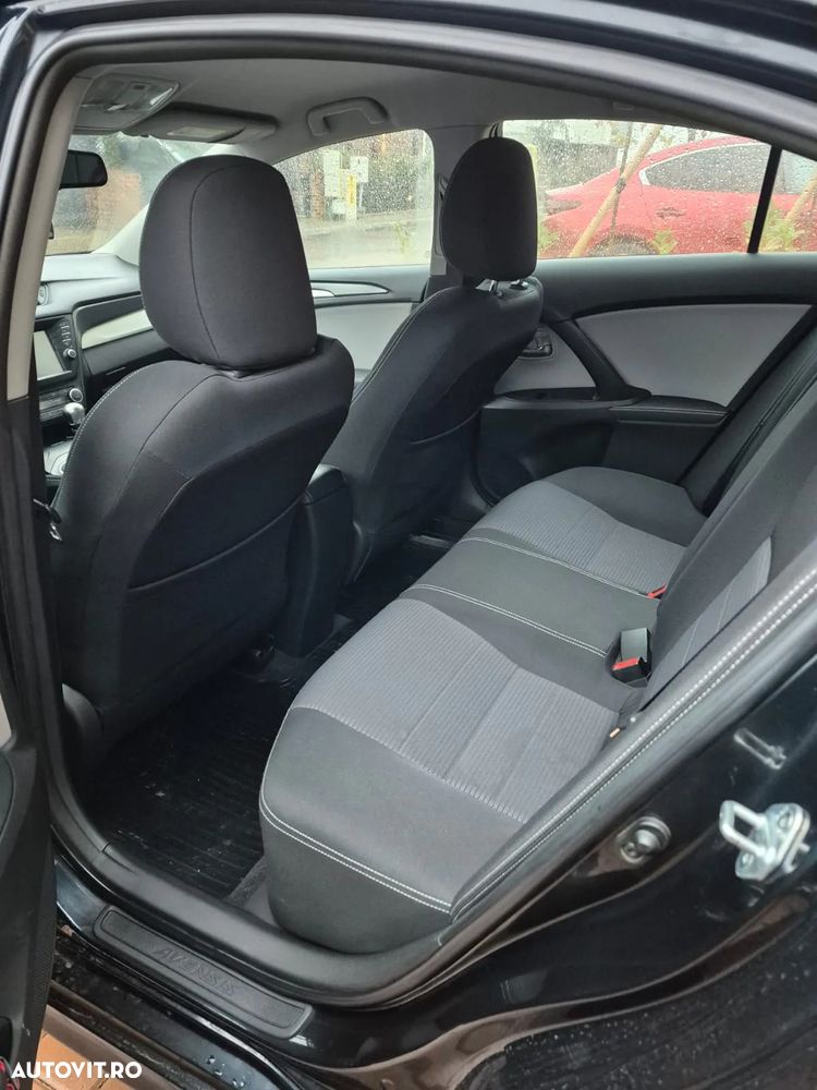 Toyota Avensis 1.8 Executive - 4