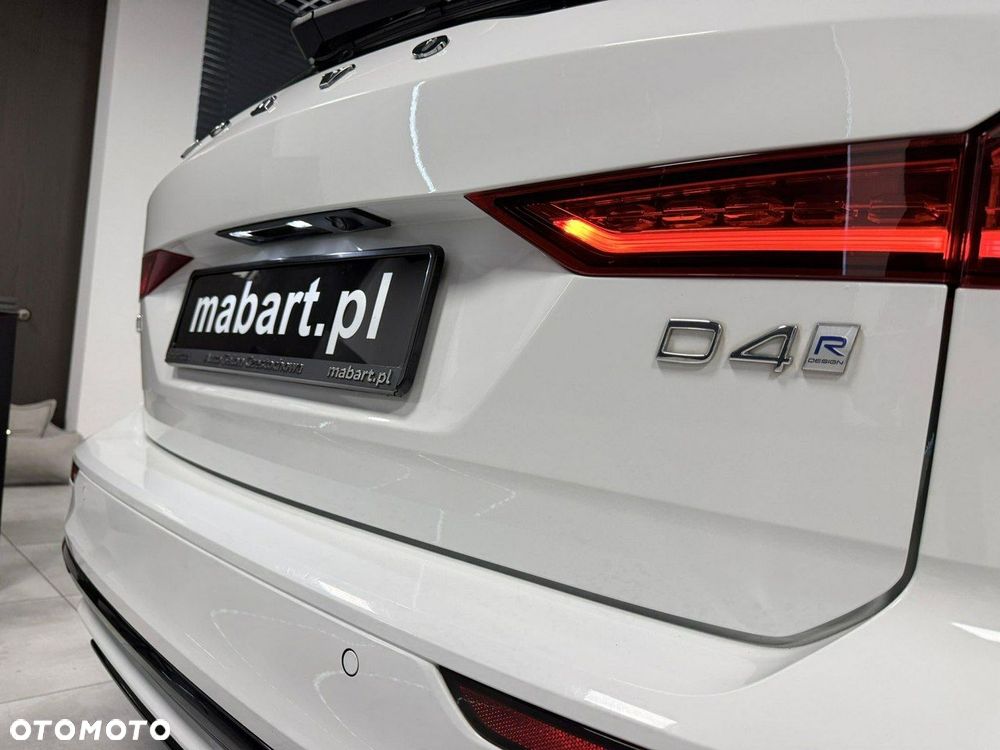 Volvo V60 D4 R-Design - 11