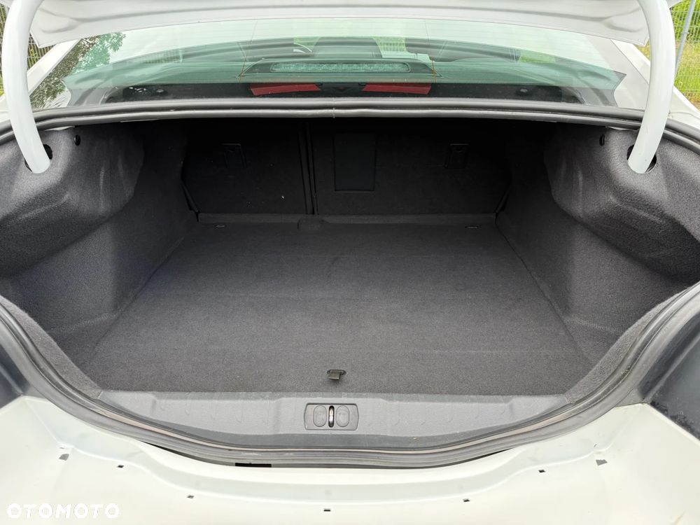 Peugeot 508 1.6 e-THP Allure S&S - 19