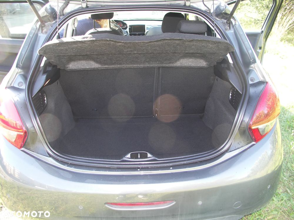 Peugeot 208 1.2 PureTech Style - 10