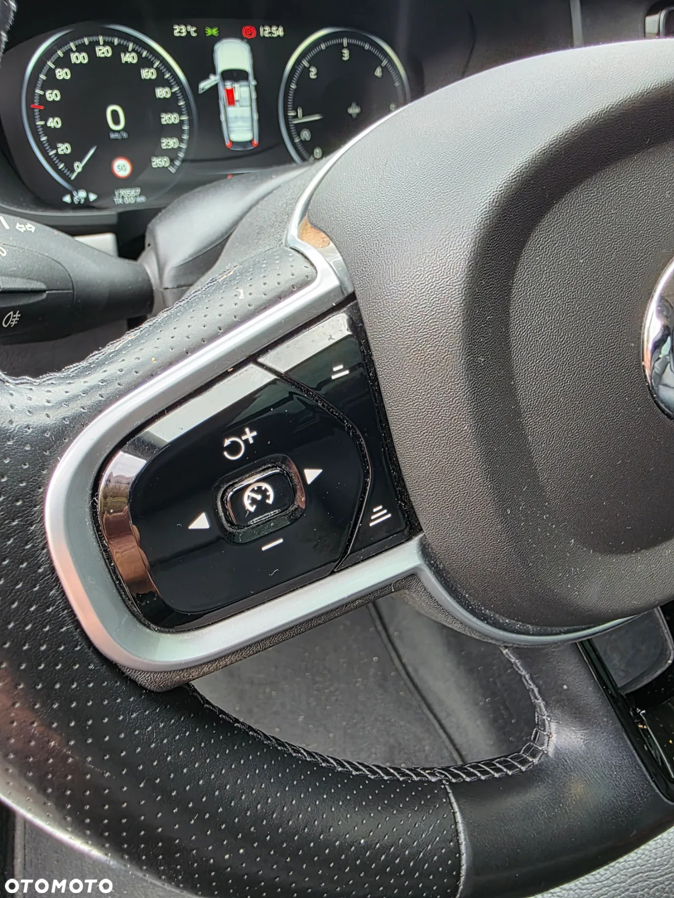 Volvo V90 D4 Inscription - 8