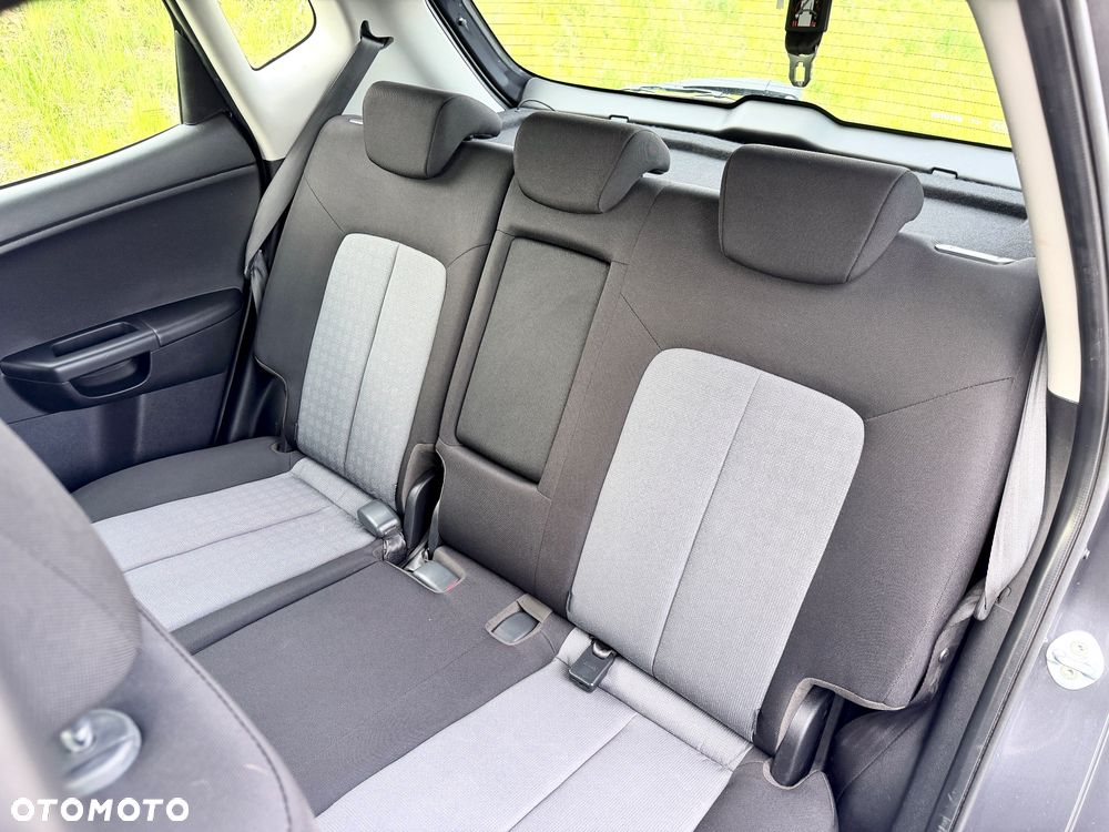 Kia Venga 1.4 L - 11