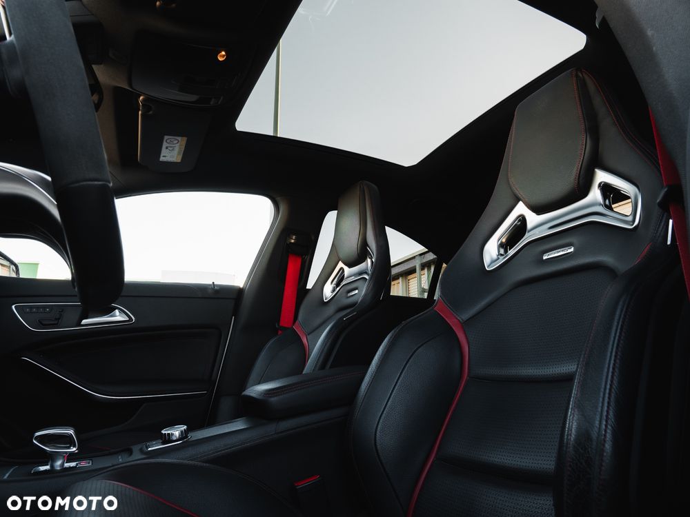 Mercedes-Benz CLA 45 AMG 4-Matic - 17