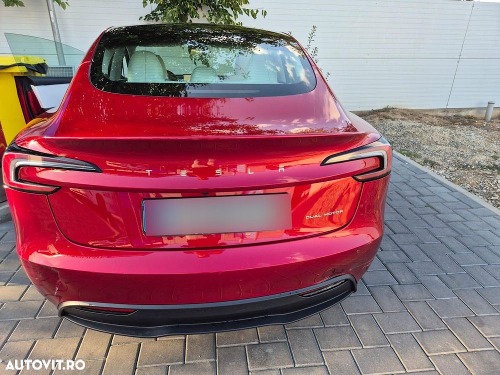 Tesla Model 3 - 9