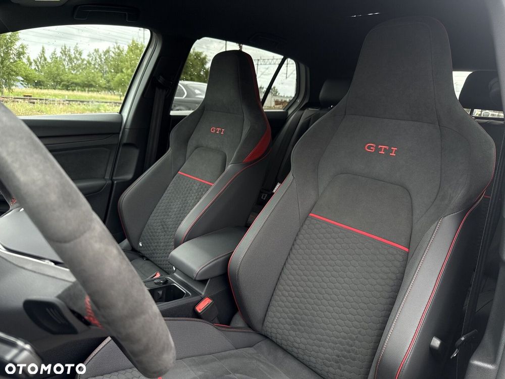 Volkswagen Golf - 12