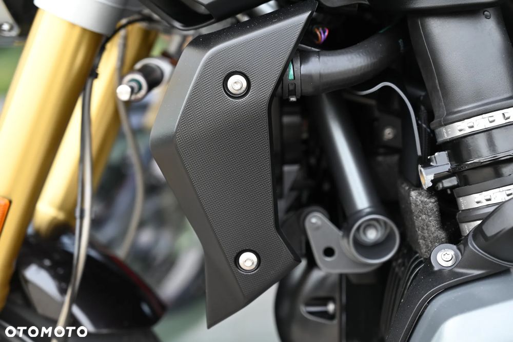 BMW R - 16