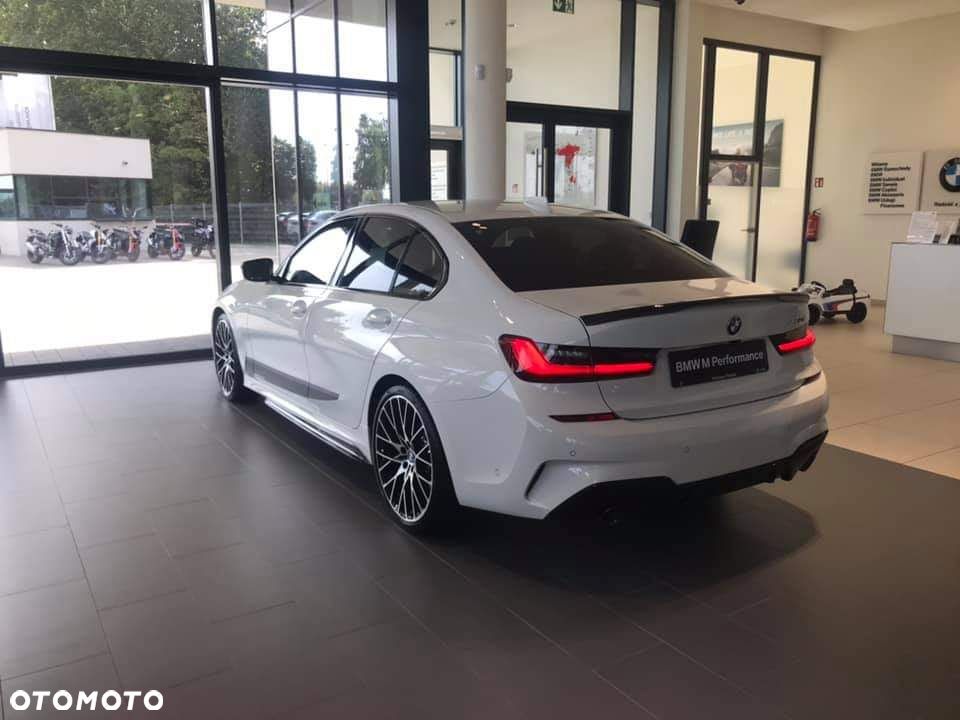 BMW Seria 3 330i M Sport sport - 19