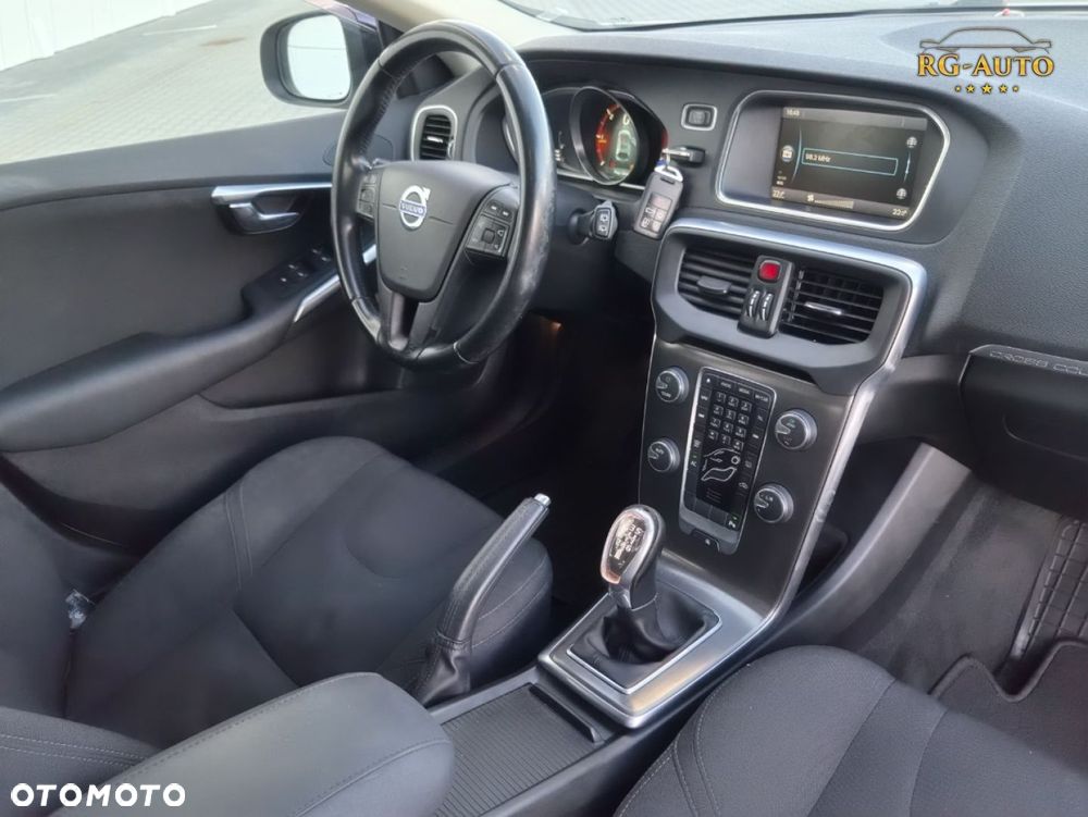 Volvo V40 Cross Country - 33