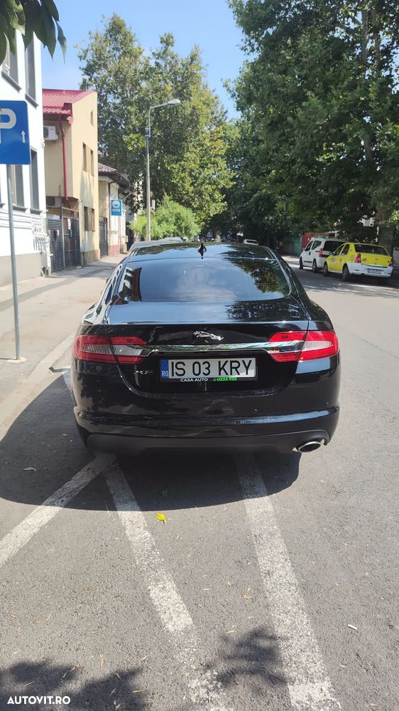 Jaguar XF 2.2D Luxury - 6