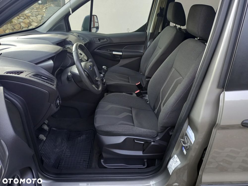 Ford Tourneo Connect Grand - 34