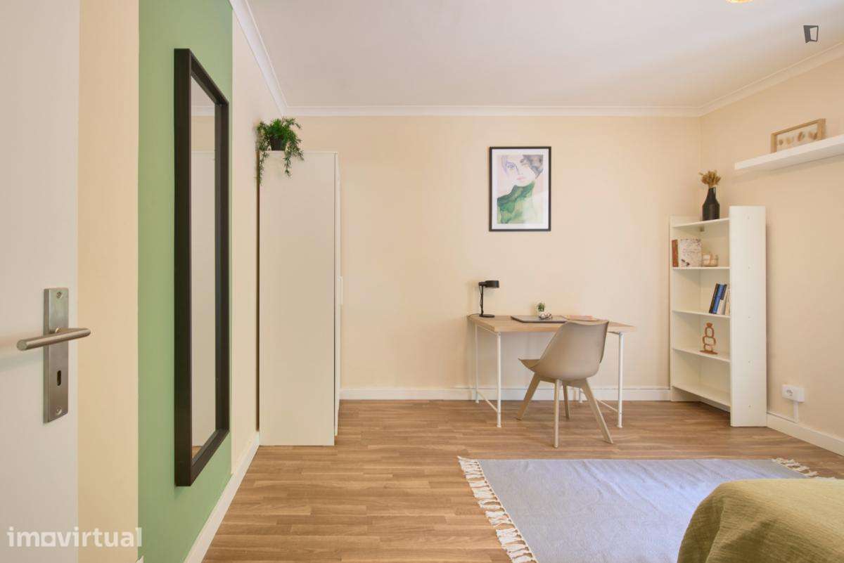 Quarto - localizado em Marquês de Pombal Lisbon - Grande imagem: 2/47