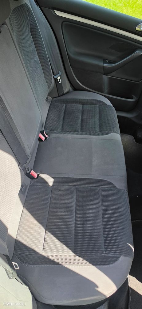 VW Jetta 1.9 TDi BlueM. Trendline - 18