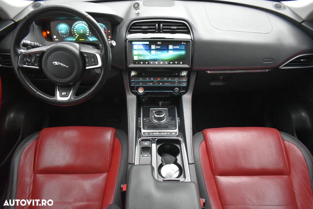 Jaguar F-Pace 30d AWD R-Sport - 22