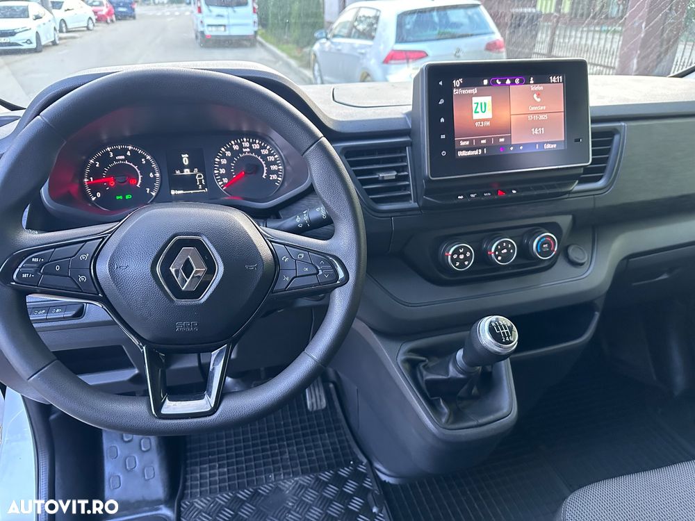 Renault Trafic - 13