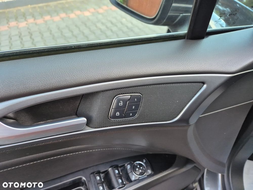 Ford Mondeo 2.0 TDCi Titanium PowerShift - 29