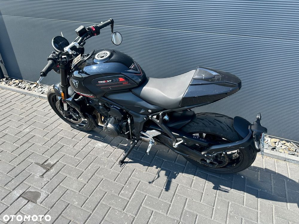 Triumph Trident - 3