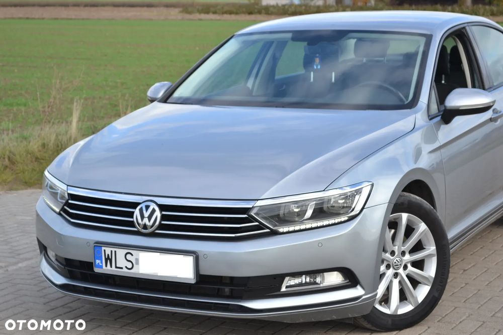Volkswagen Passat 2.0 TDI SCR Comfortline - 18