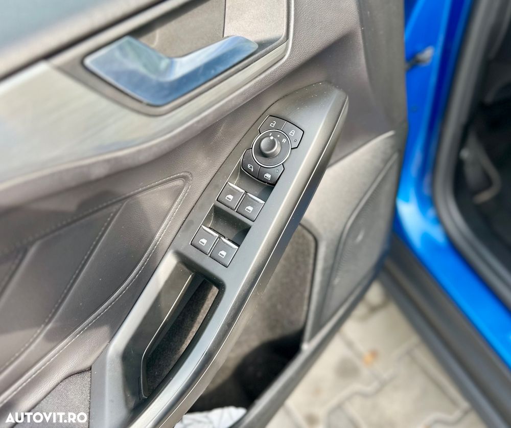 Ford Focus 1.5 EcoBlue Start-Stopp-System Aut. TITANIUM - 19