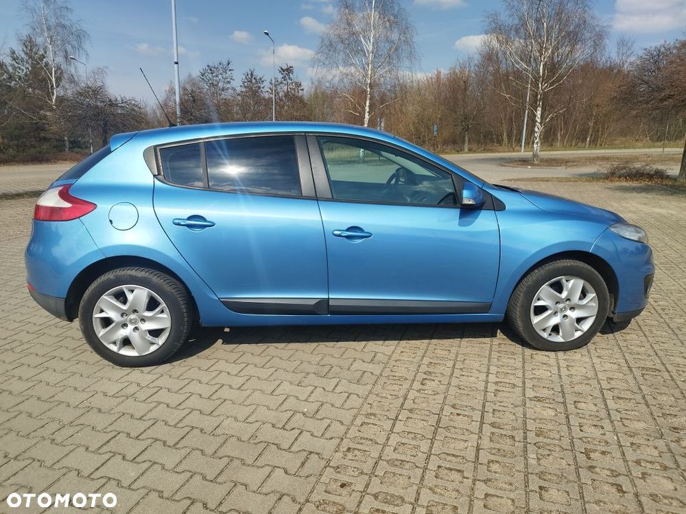 Renault Megane dCi 110 FAP Paris - 8