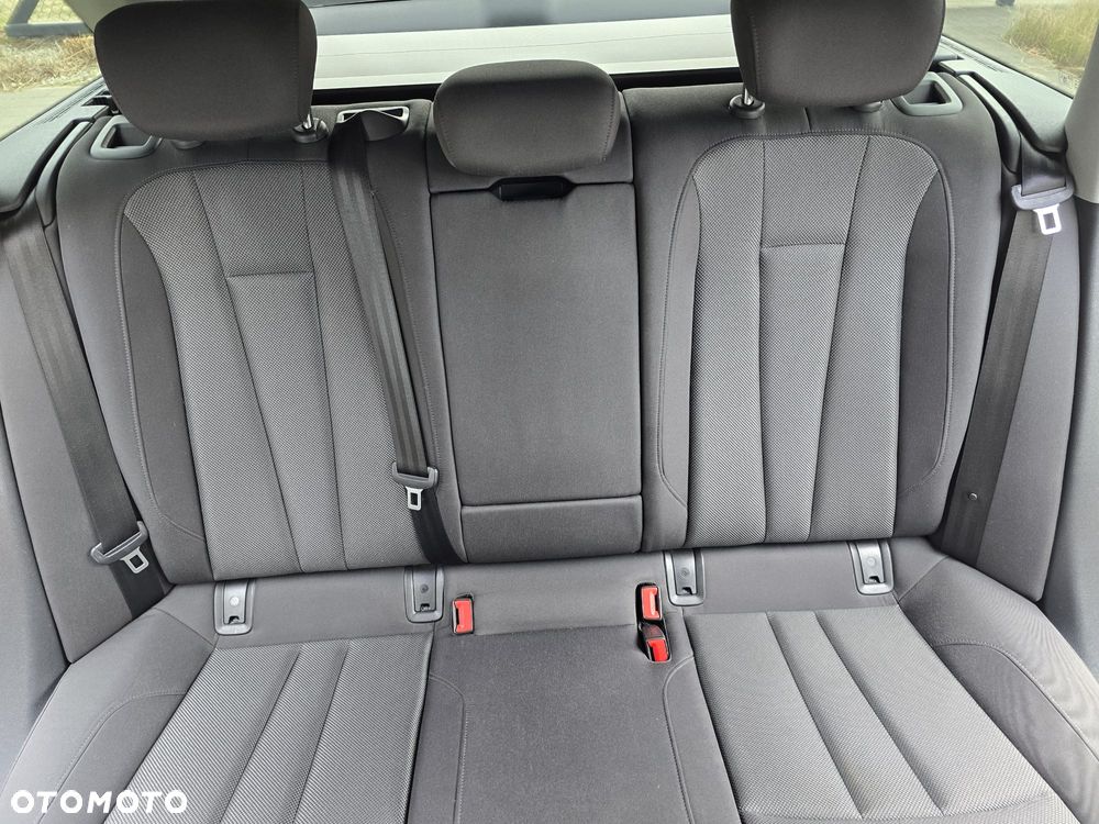 Audi A4 Avant - 30