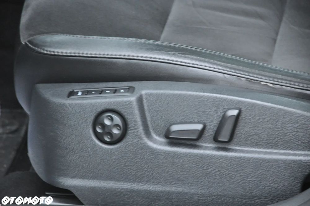 Skoda Superb 2.0 TDI DSG Exclusive - 40