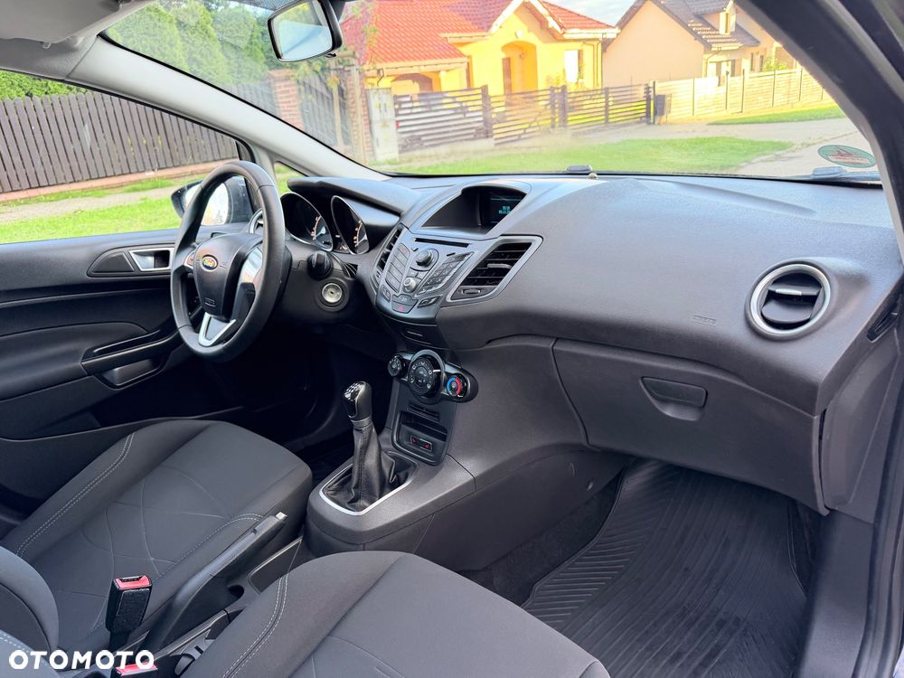 Ford Fiesta - 25