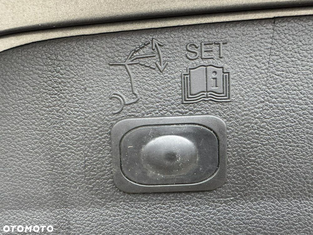 Ford Kuga 1.6 EcoBoost 2x4 Titanium - 37