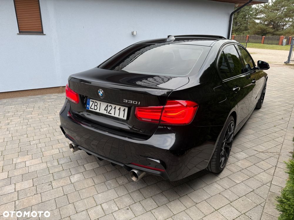 BMW Seria 3 330i Edition M Sport Shadow - 26