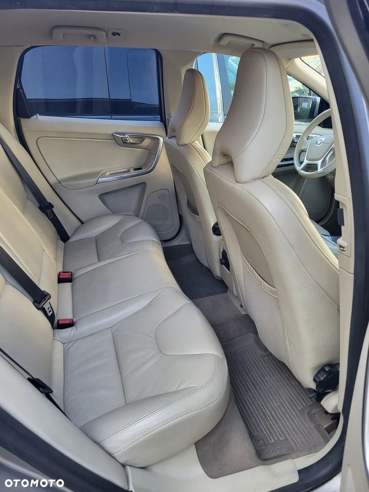 Volvo XC 60 D4 Geartronic Momentum - 10