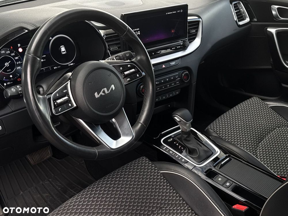 Kia XCeed - 10