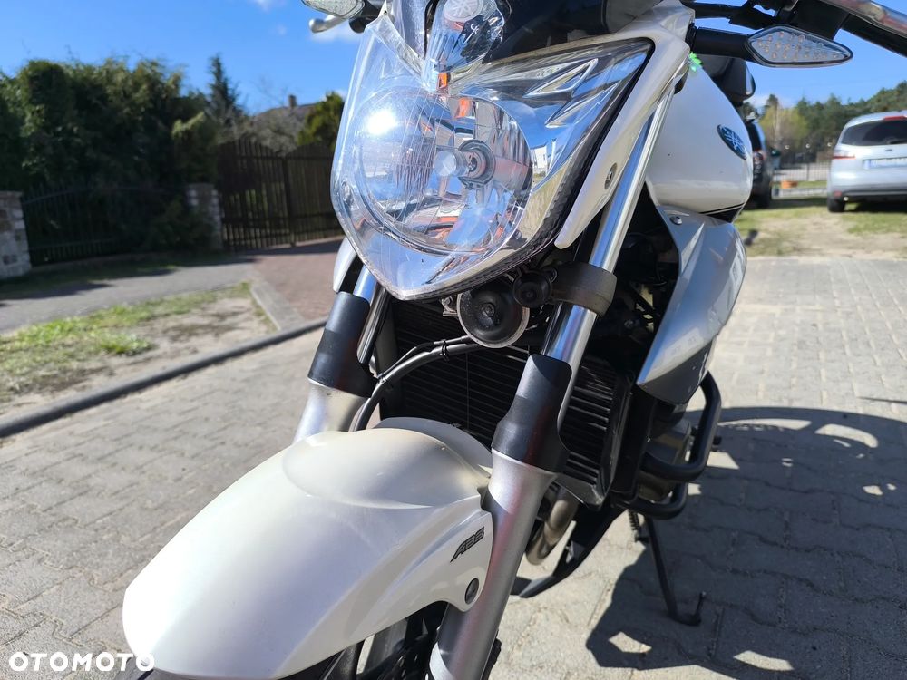 Yamaha XJ - 6