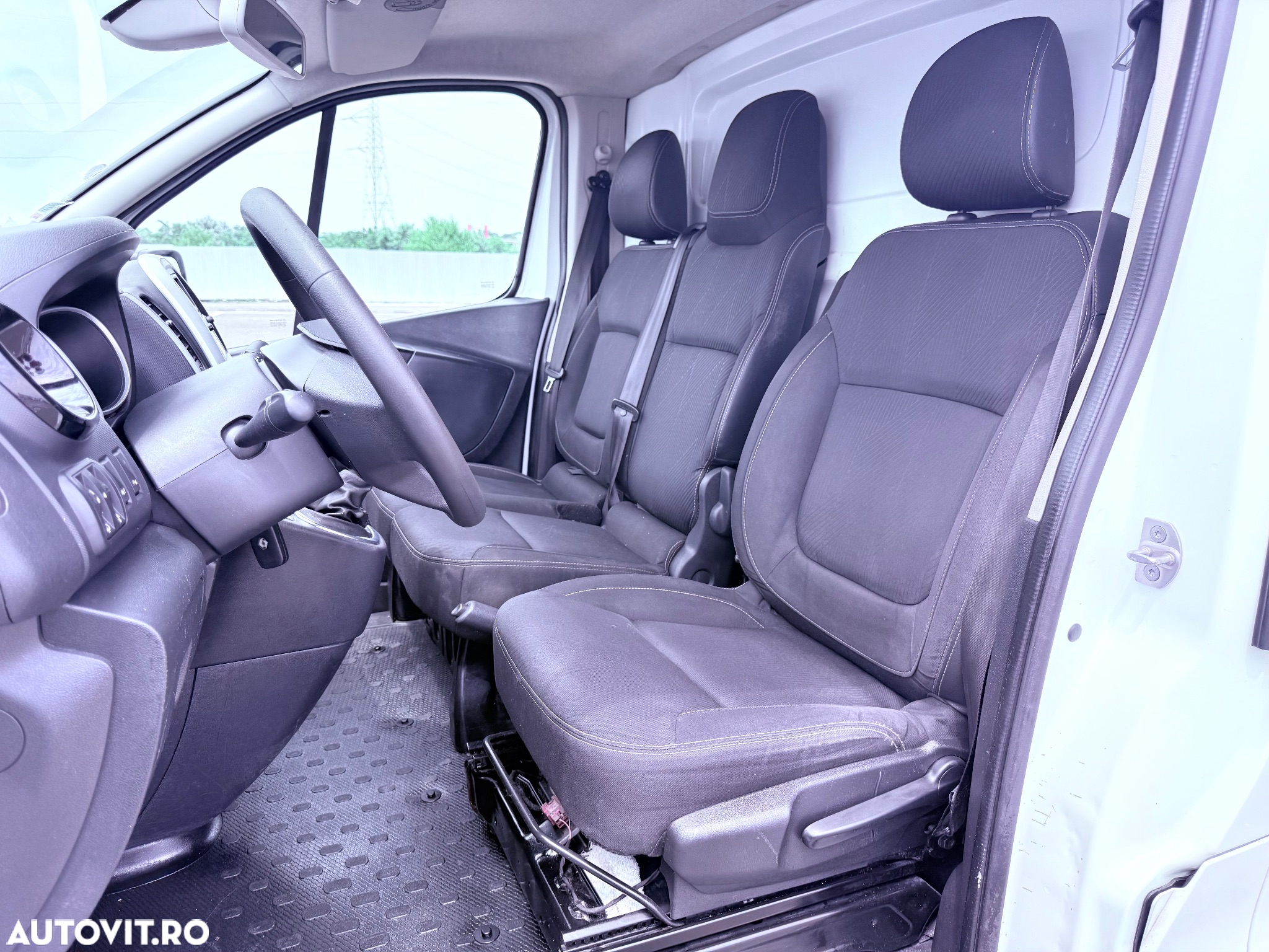 Renault Trafic 2.0 Blue dCi 146 Furgon Cabina Dubla L2H1 Authentique - 21