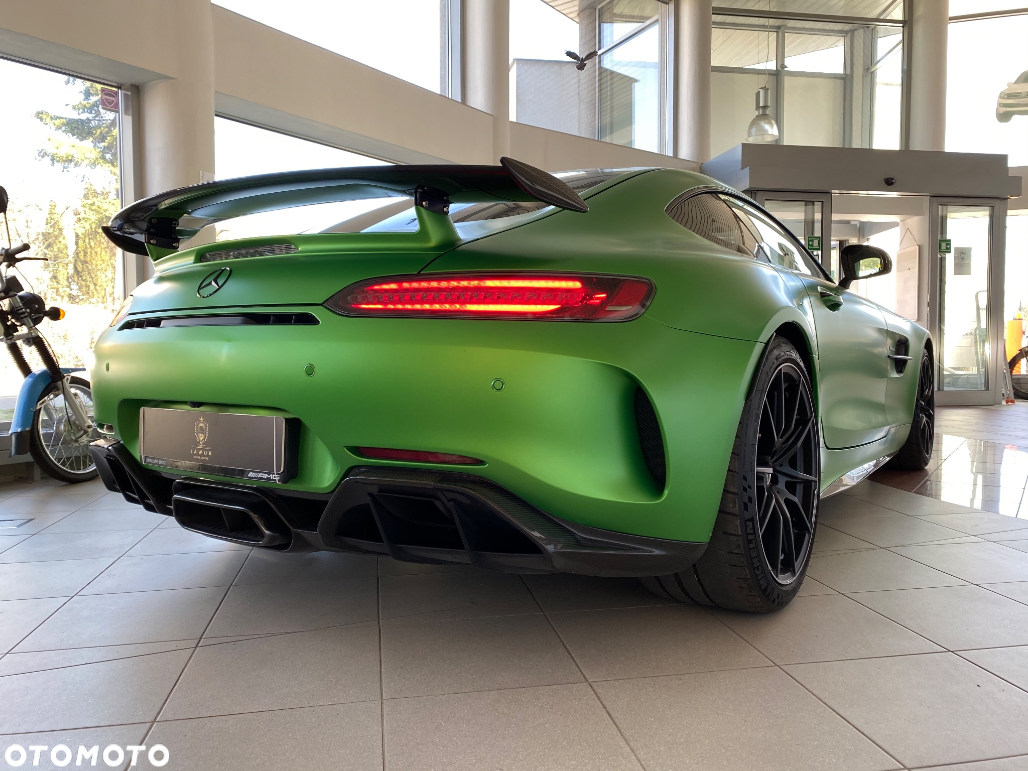 Mercedes-Benz AMG GT R - 12