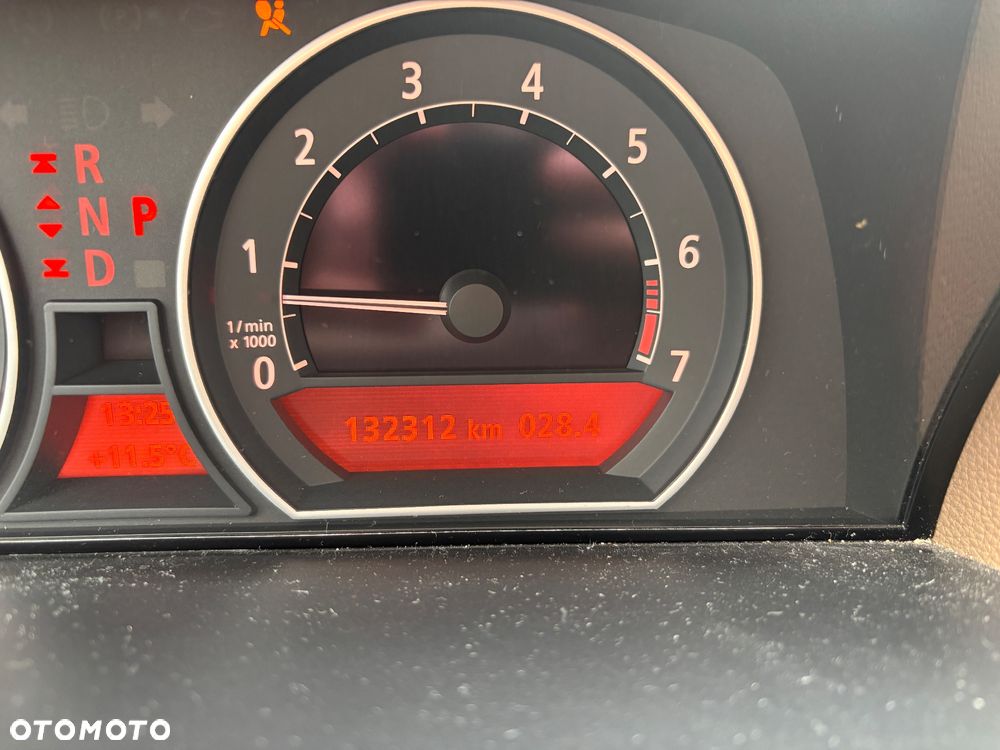 BMW Seria 7 735i - 9