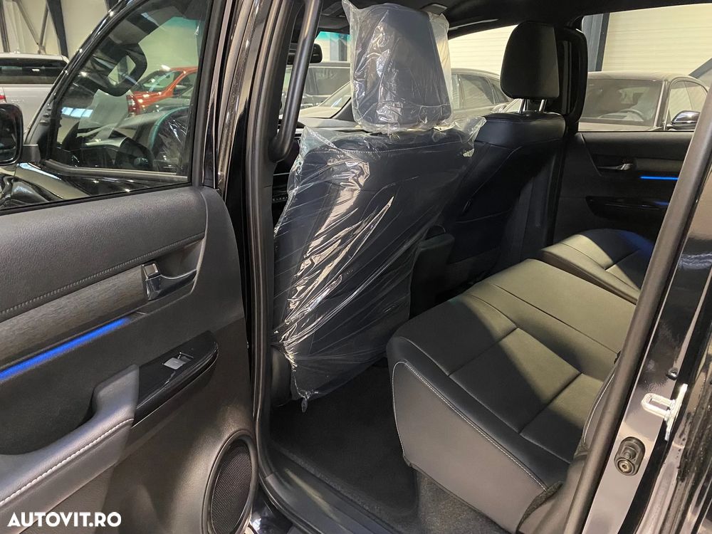 Toyota Hilux 2.8D 204CP 4x4 Double Cab AT MHEV Invincible - 17