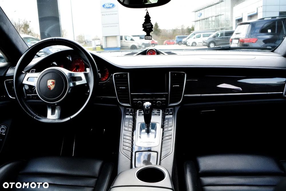 Porsche Panamera GTS - 31