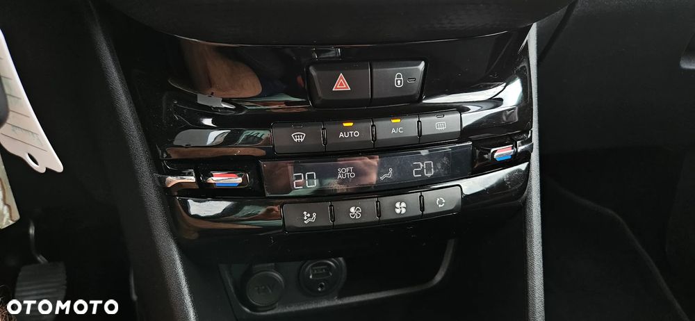 Peugeot 2008 PureTech 82 Allure - 13