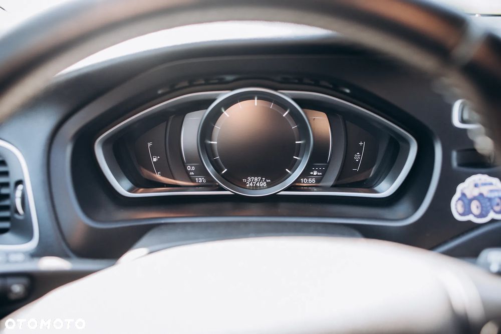 Volvo V40 D4 Kinetic - 19