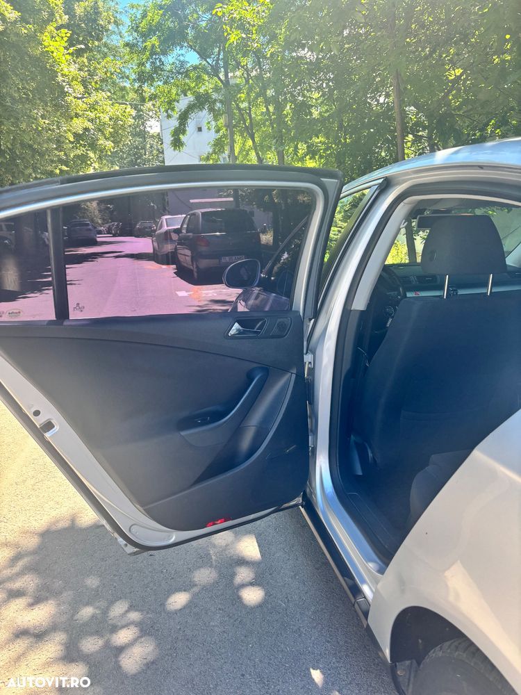 Volkswagen Passat 1.6 FSI Comfortline - 13
