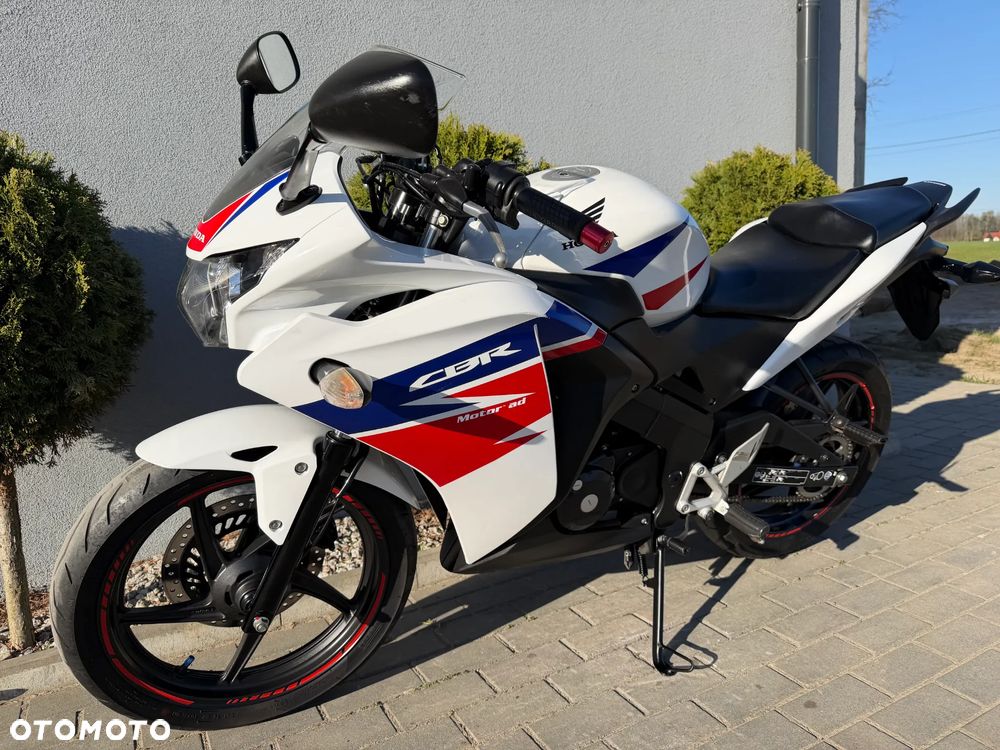Honda CBR - 32