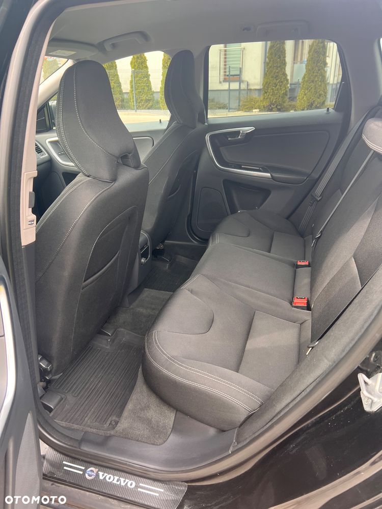Volvo XC 60 D3 Drive-E Momentum - 11