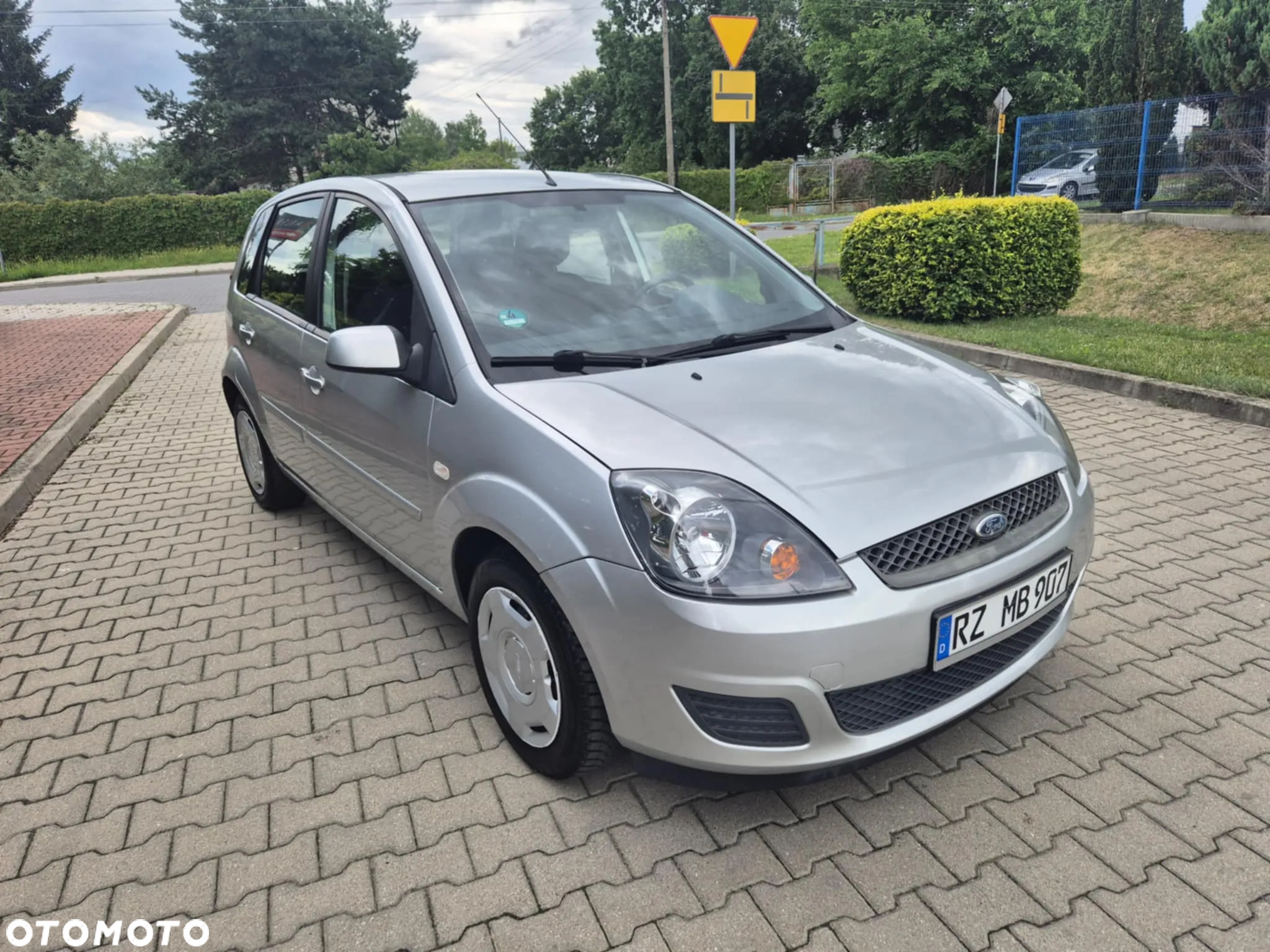 Ford Fiesta 1.3 Ambiente - 4