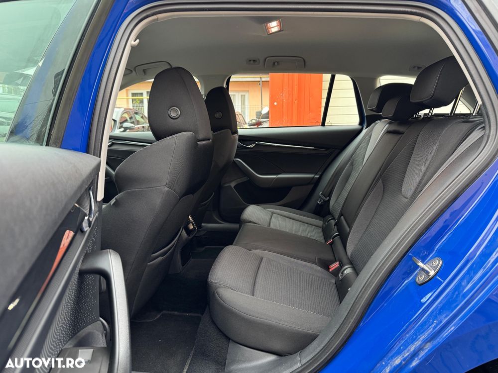 Skoda Octavia 2.0 TDI DSG Tour - 10