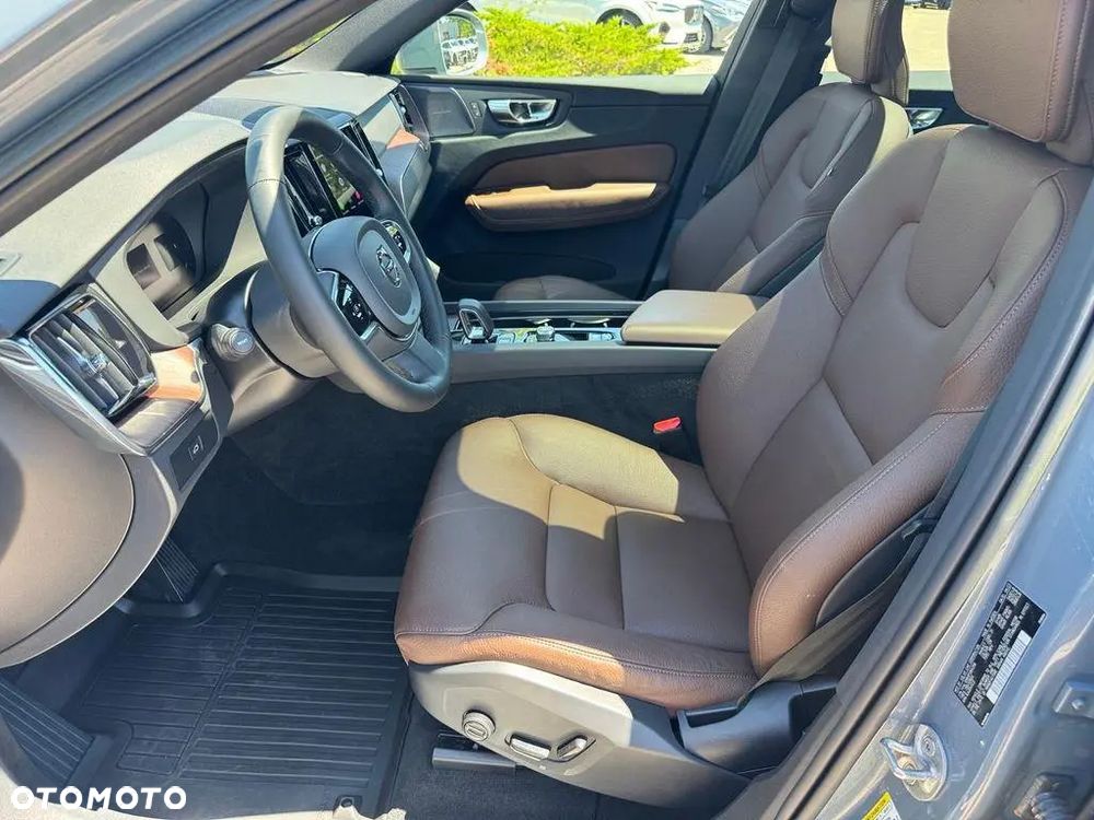 Volvo XC 60 B5 B AWD Plus Bright - 8