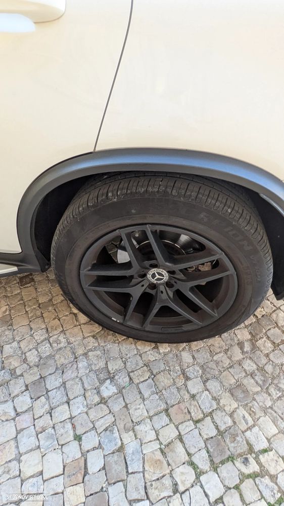 Mercedes-Benz GLC 250 d 4Matic 9G-TRONIC AMG Line - 11