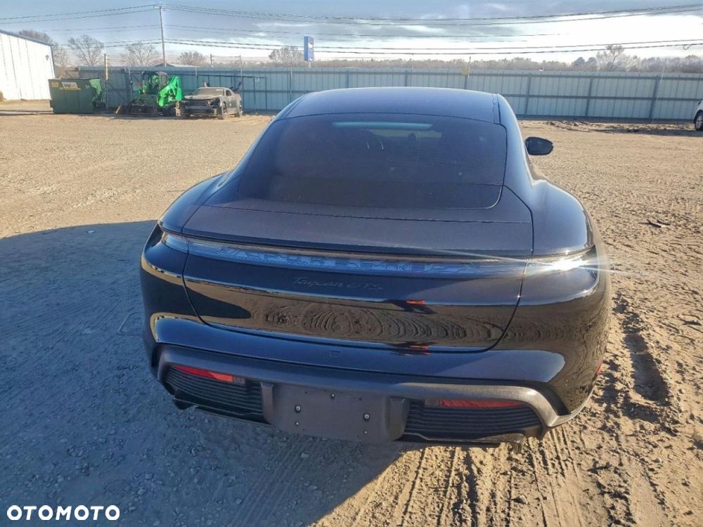 Porsche Taycan - 6